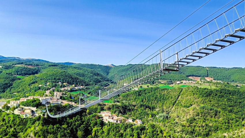 najstrašiji viseći most u evropi italija