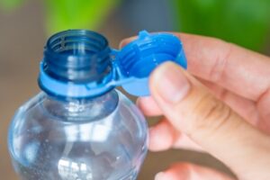 plastične flaše neodvojivi čepovi pravilno otvaranje