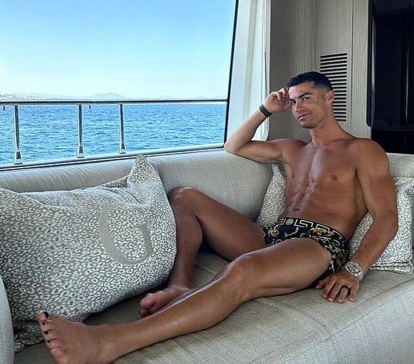 ronaldo crni lak nokti