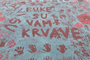 ruke su vam krvave
