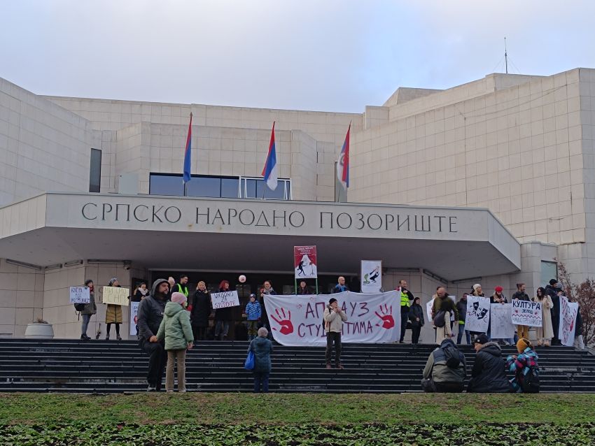 protest srpsko narodno pozorište