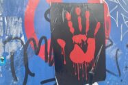 ruke su vam krvave krvava šaka protesti