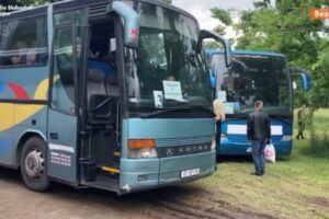 autobus srpska napredna stranka miting