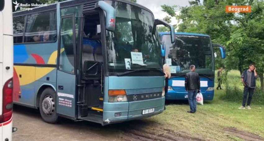 autobus srpska napredna stranka miting