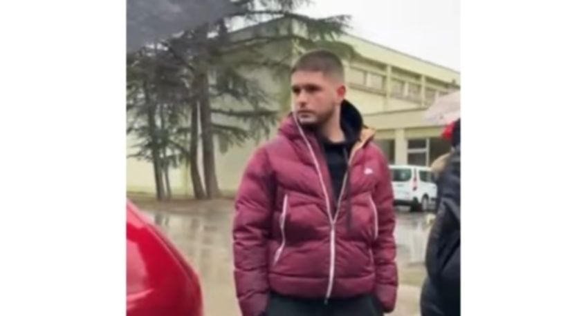 mladić snimao roditelje škola jovan popović