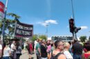 pad nadstrešnice železnička stanica protest prvi maj
