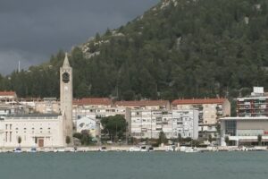najružniji obalski gradovi ploče hrvatska