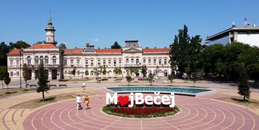 Đak generacije odbio da se rukuje s predsednikom opštine na dodeli priznanja
