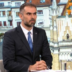 žarko mićin trobojke na fasadama