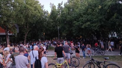 protest 10 meseci