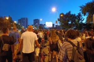 protest 10 meseci