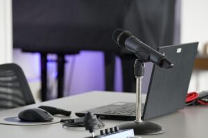 mikrofon i laptop podkast