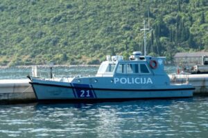 policija