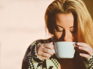 žena kafa