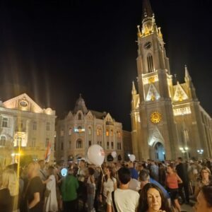trg slobode skup zborovi