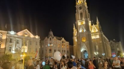 trg slobode skup zborovi